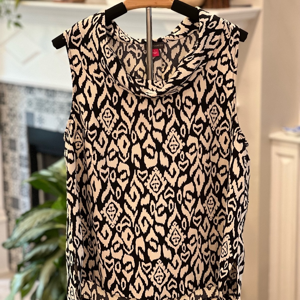 Vince Camuto Black and Cream Sleeveless Blouse